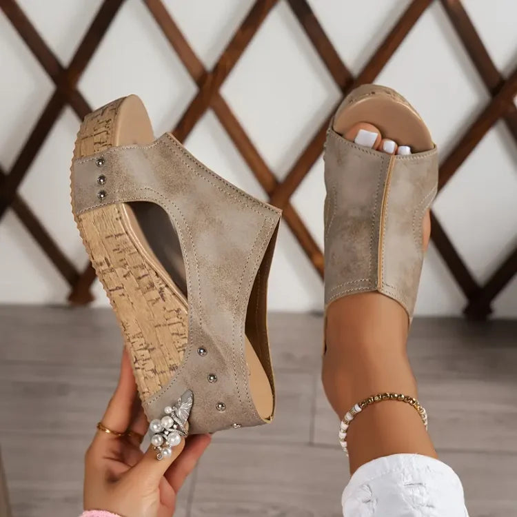 Momount platform kile-sandaler dame – sort kork med peep-toe, mule og nittedetaljer