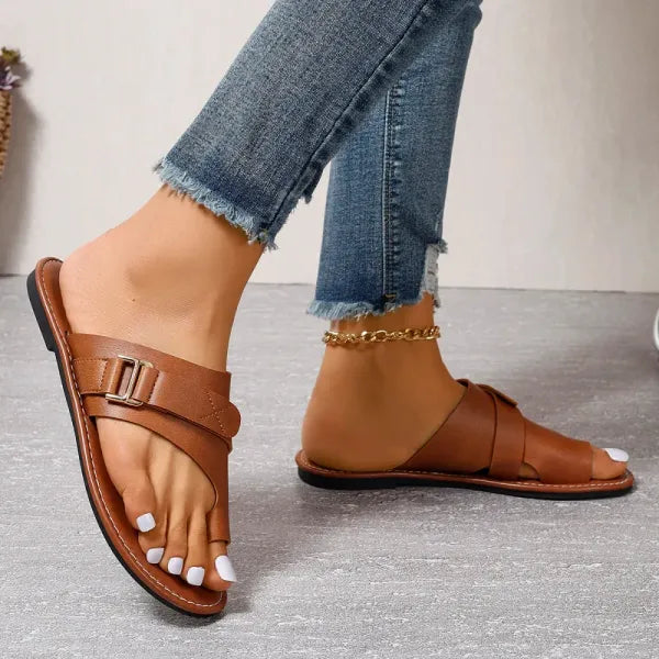 Momount flade sandaler dame – sort læder med tå-ring, spænde og slide-design
