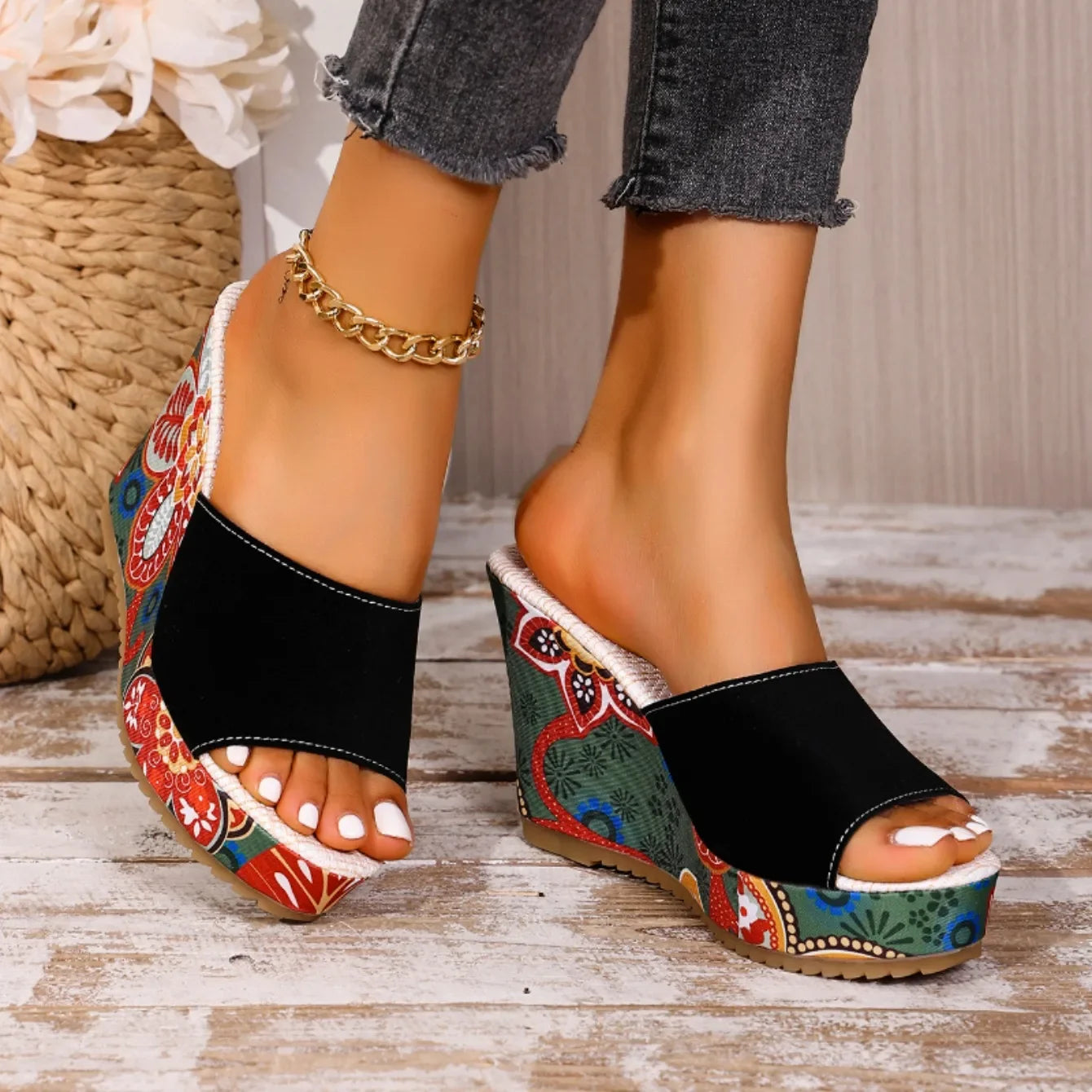 Momount kile-sandaler dame – ruskind med blomstret print, platform og slide i boho-stil