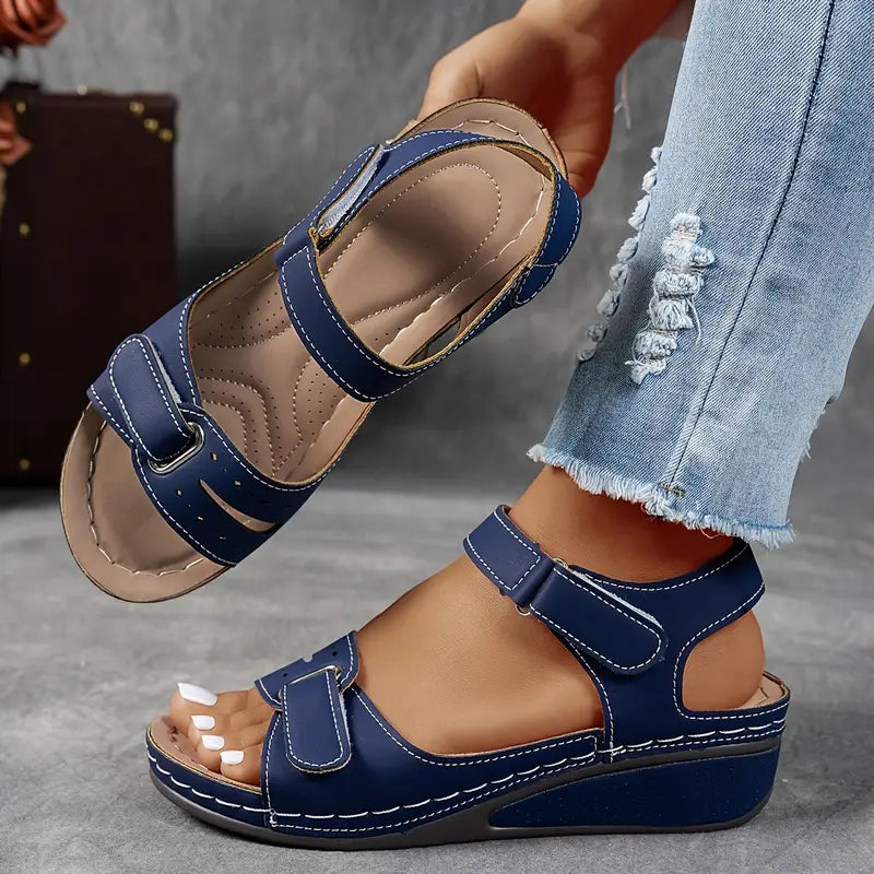 Damesandaler med velcro – Plateau-kile og polstret sål