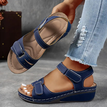 Damesandaler med velcro – Plateau-kile og polstret sål
