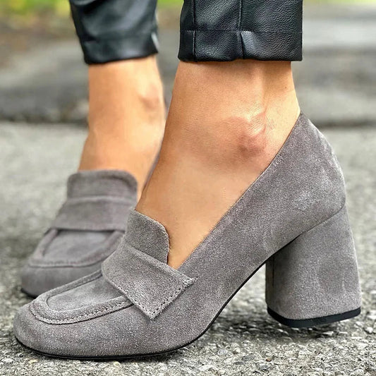 Ravenna penny loafers – Vintage dameloafers i ruskind med blokhæl