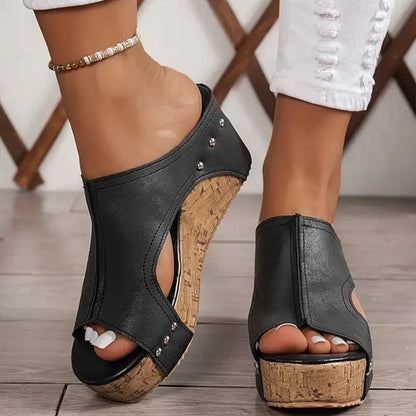 Momount platform kile-sandaler dame – sort kork med peep-toe, mule og nittedetaljer