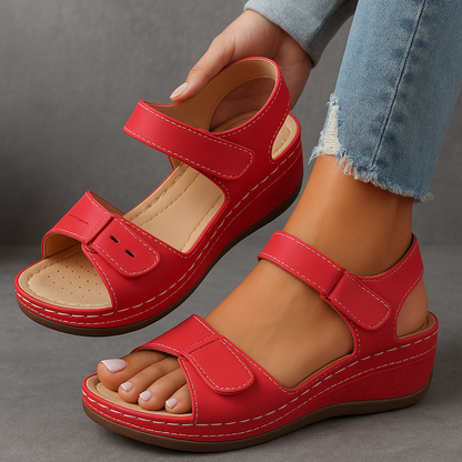 Damesandaler med velcro – Plateau-kile og polstret sål