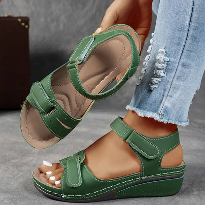 Damesandaler med velcro – Plateau-kile og polstret sål