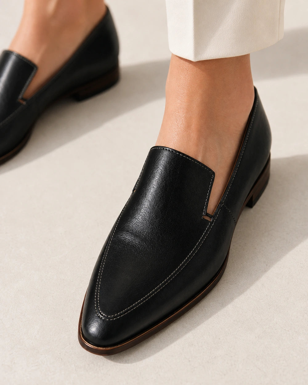 CORDELIA-QUALITY-REMAKE-2026-07-22 — loafers-for-women-pointed-toe-slip-on-flats-black-05-construction-detail.webp