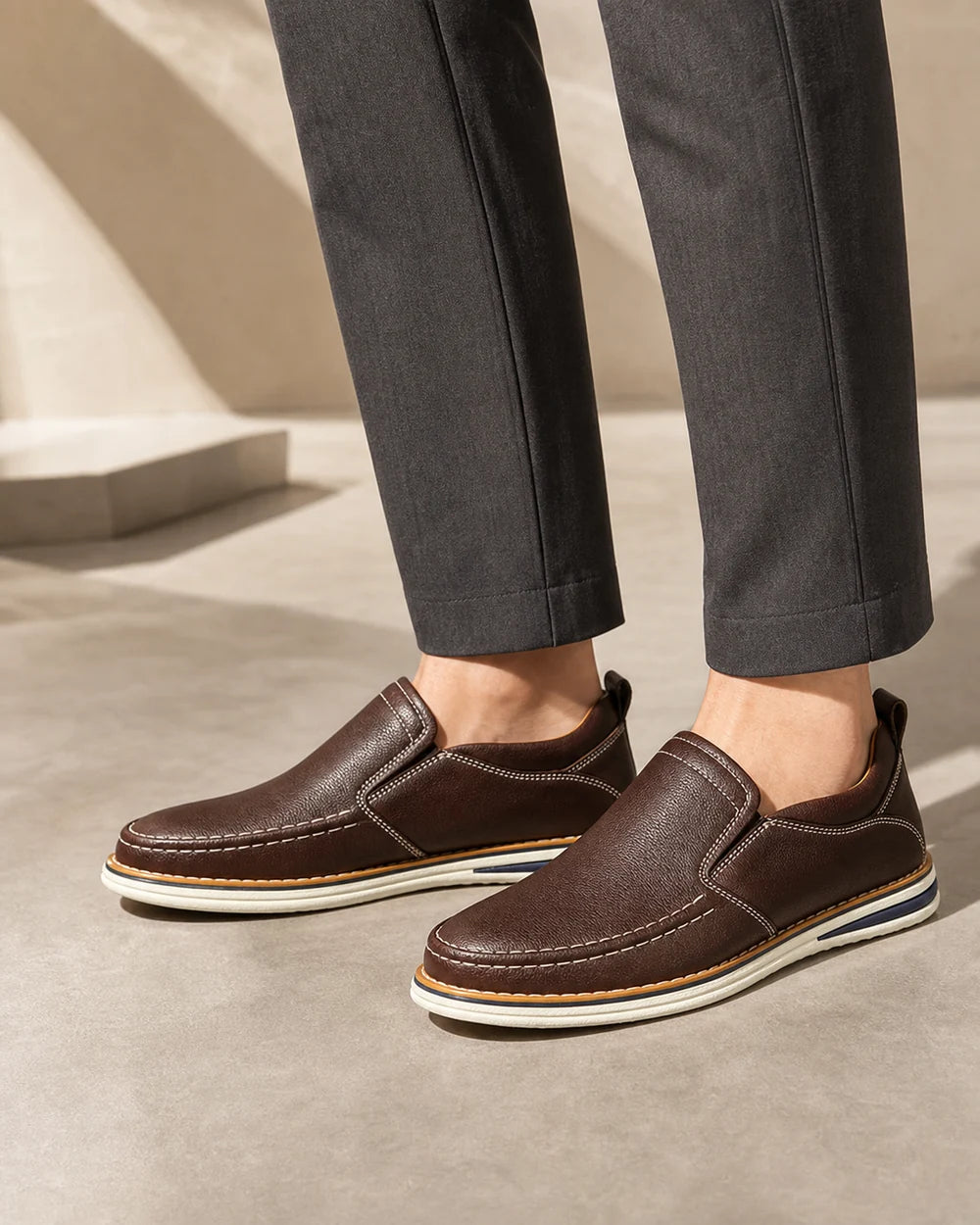 Håndsyede slip-on-loafers til mænd med elastiske paneler — image 9