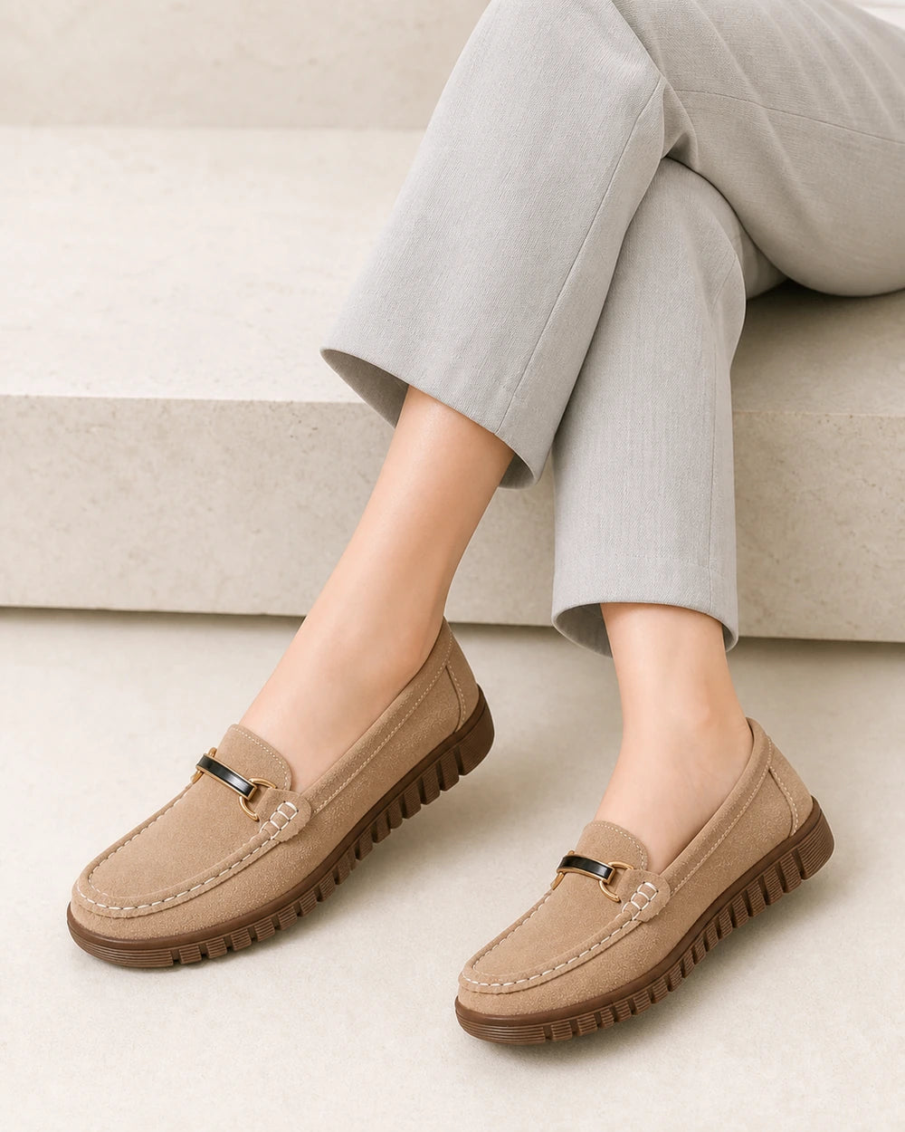 Loafers med kraftig sål og gyldent spænde — Produktbillede 8