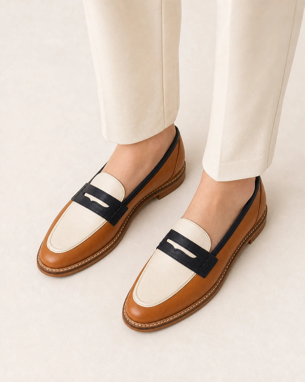 Brune og cremefarvede loafers med rund tå — Produktbillede 5