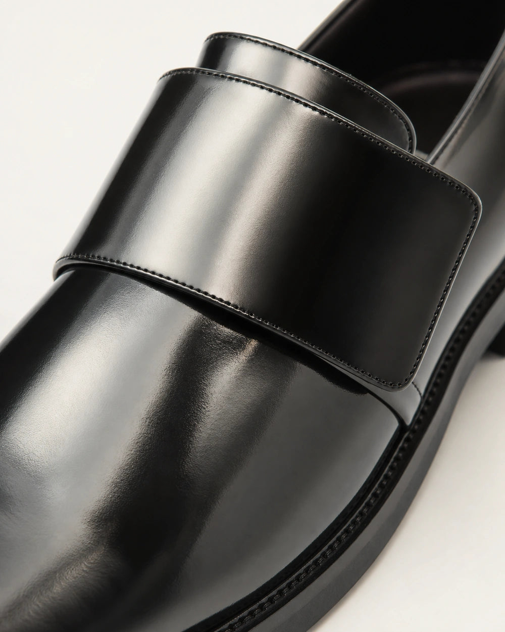 Blank sorte loafers til kvinder med rem — Produktbillede 6