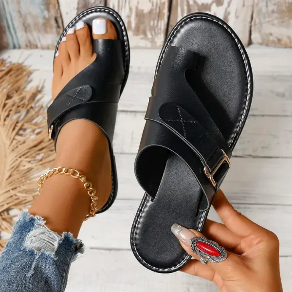 Momount flade sandaler dame – sort læder med tå-ring, spænde og slide-design