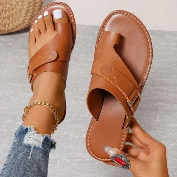 Momount flade sandaler dame – sort læder med tå-ring, spænde og slide-design