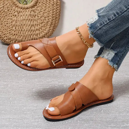 Momount flade sandaler dame – sort læder med tå-ring, spænde og slide-design