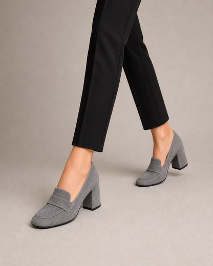 RAVENNA-QUALITY-REMAKE-2026-07-22 — ravenna-grey-06-walking.webp