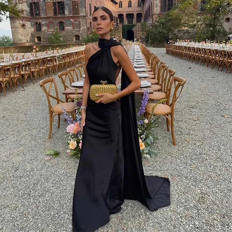 Ottavia | Maxikjole Drapéret Satin Enskuldret Caped Aften
