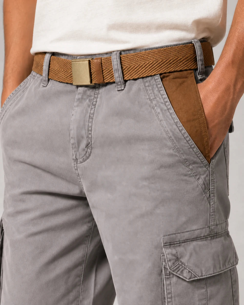 Momount Men Cargo Shorts – Washed Cotton Belted Vintage Distressed Knee Length — Grey — waist and belt detail — uomo-pantaloncini-cargo-cotone-lavato-cintura-vintage-anticato-lunghezza-grey-05-waist-detail.webp