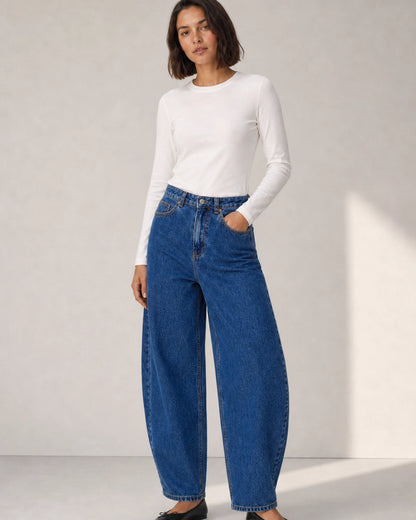 Højtaljede barrel-jeans til kvinder i mellemblå — image